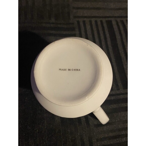 Christmas Holly Berry creamer and lidded sugar bowl set - Picture 10 of 10